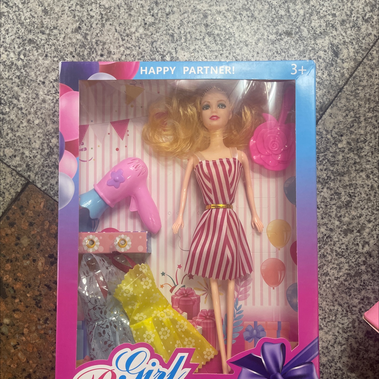 The doll is solid and the hair is random. Doll mix style, random. Welcome both new and old customers to make your purchase