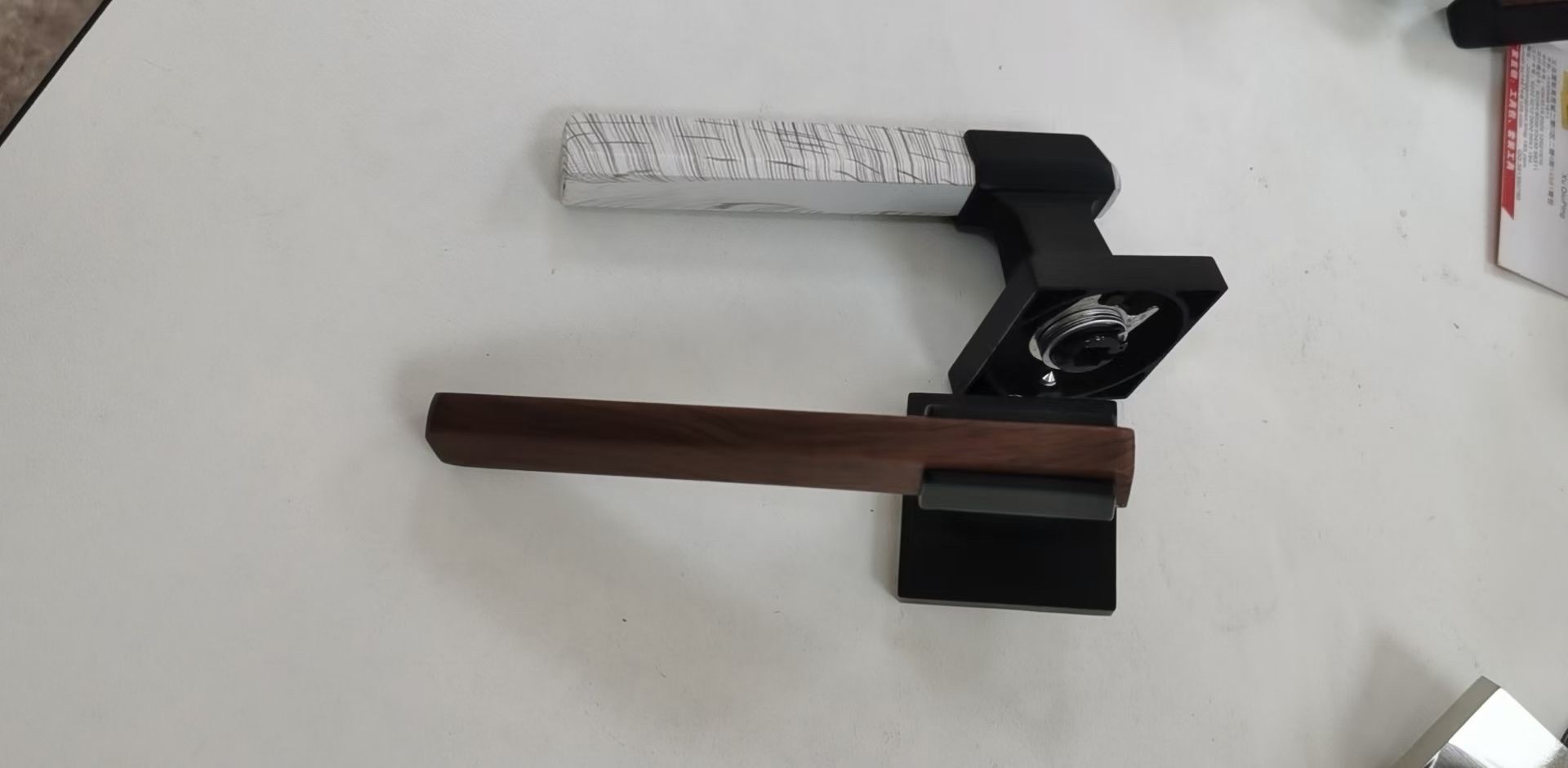 New aluminum alloy wood-grain door handle details Picture