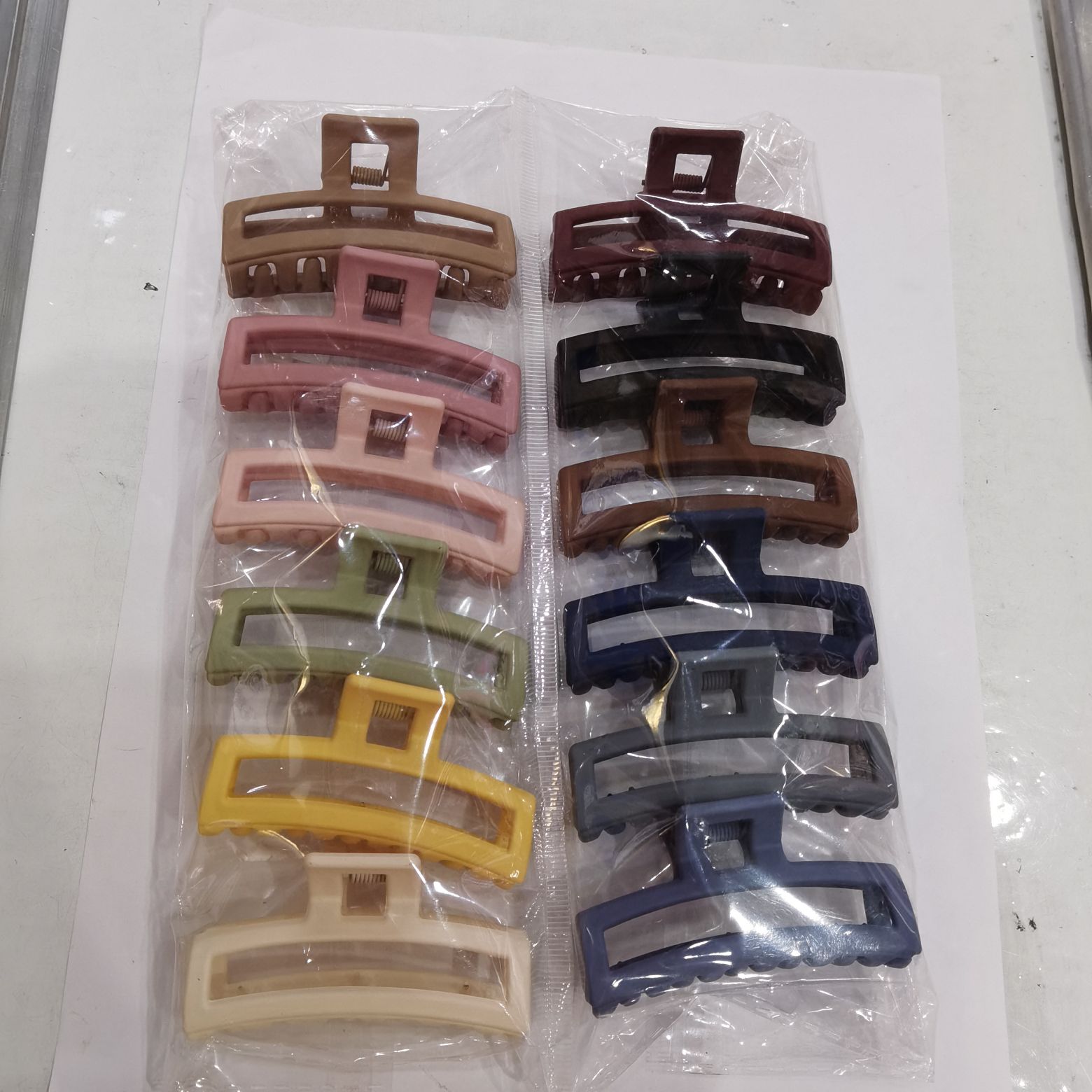 Haishen Accessories, a popular and trendy Korean style fashion classic for ladies, 7 cm Korean style candy eraser, in a trendy red color Specification image