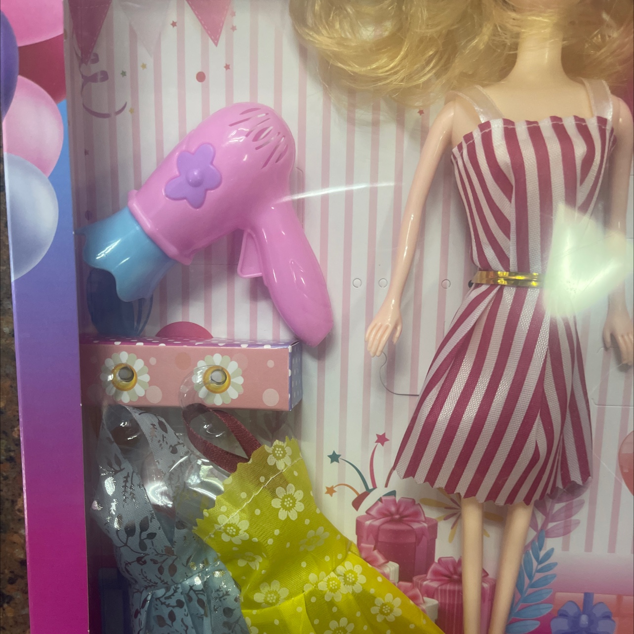 The doll is solid and the hair is random. Doll mix style, random. Welcome both new and old customers to make your purchase Application Scenario