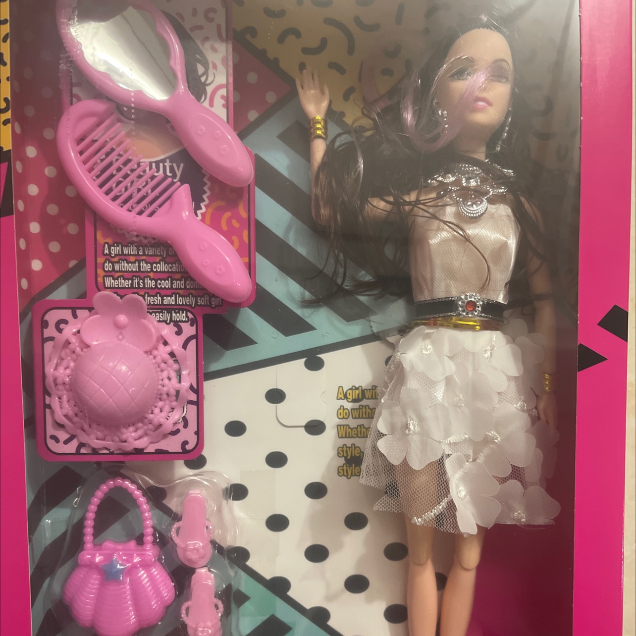 New doll set for 2022-31 with accessories. The dolls are solid and the hair is random. Doll mix style, random. Welcome both new and old customers to make your purchase Application Scenario
