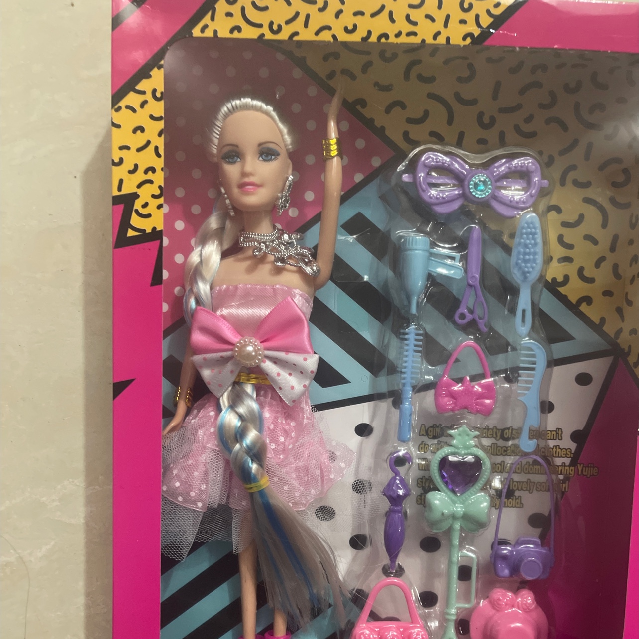 2022-35 New doll set with accessories. The dolls are solid and the hair is randomly selected. Doll mix styles, random color mixing. Keep your hands solid. Welcome both new and old customers to make your purchase Application Scenario