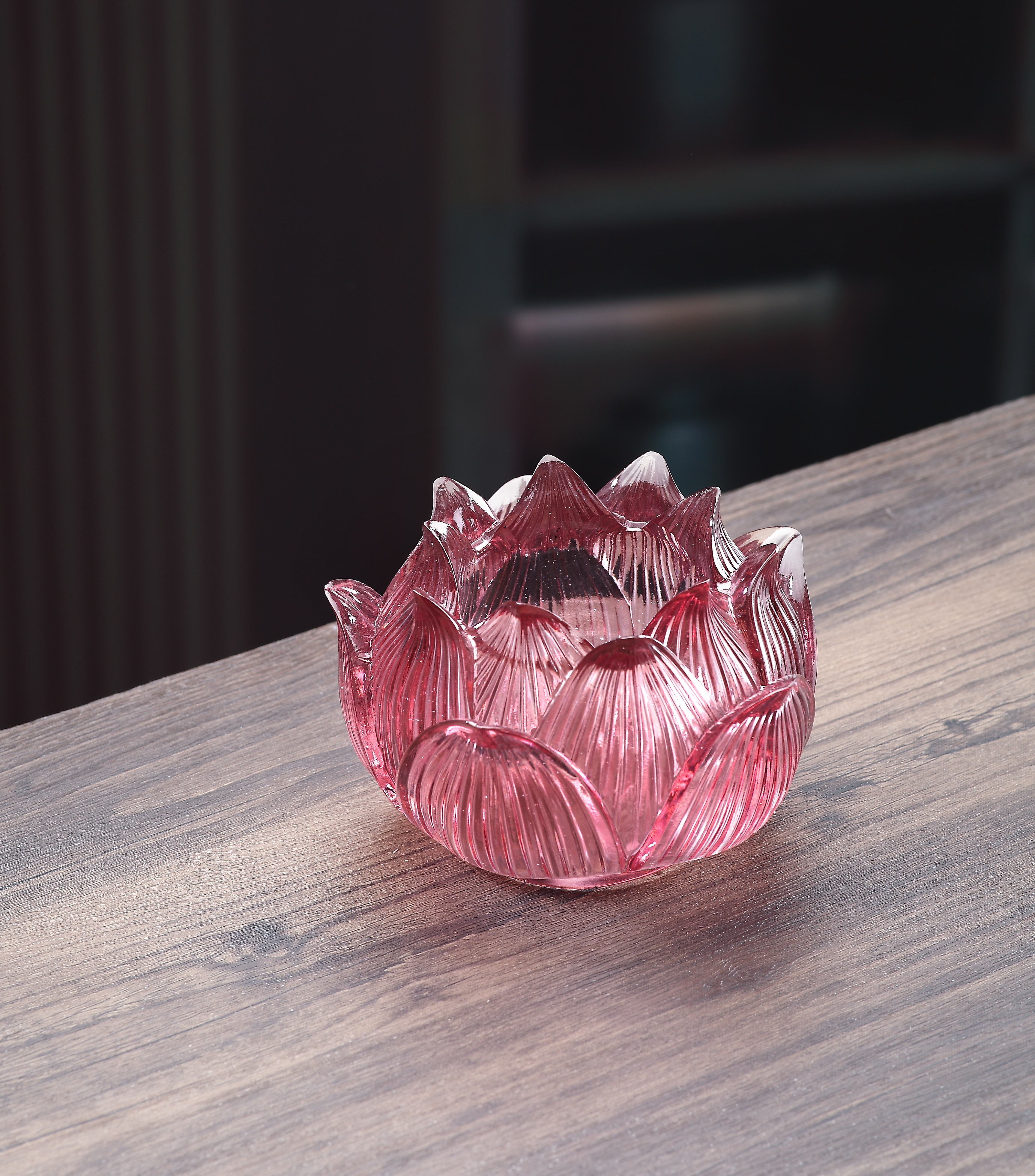 Ancient-style glassware, lotus wax table, incense ceremony craftsmanship
