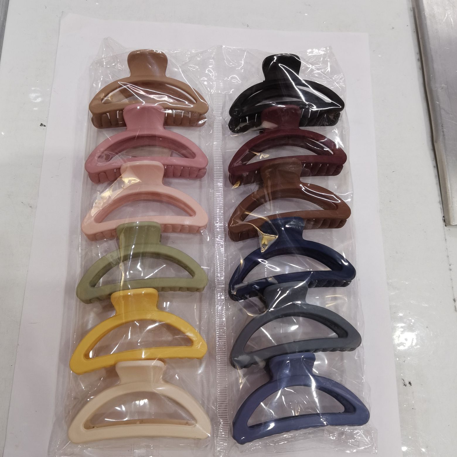 Haishen Accessories, a popular and trendy Korean style fashion classic for ladies, 7 cm Korean style candy eraser, in a trendy red color Item Picture