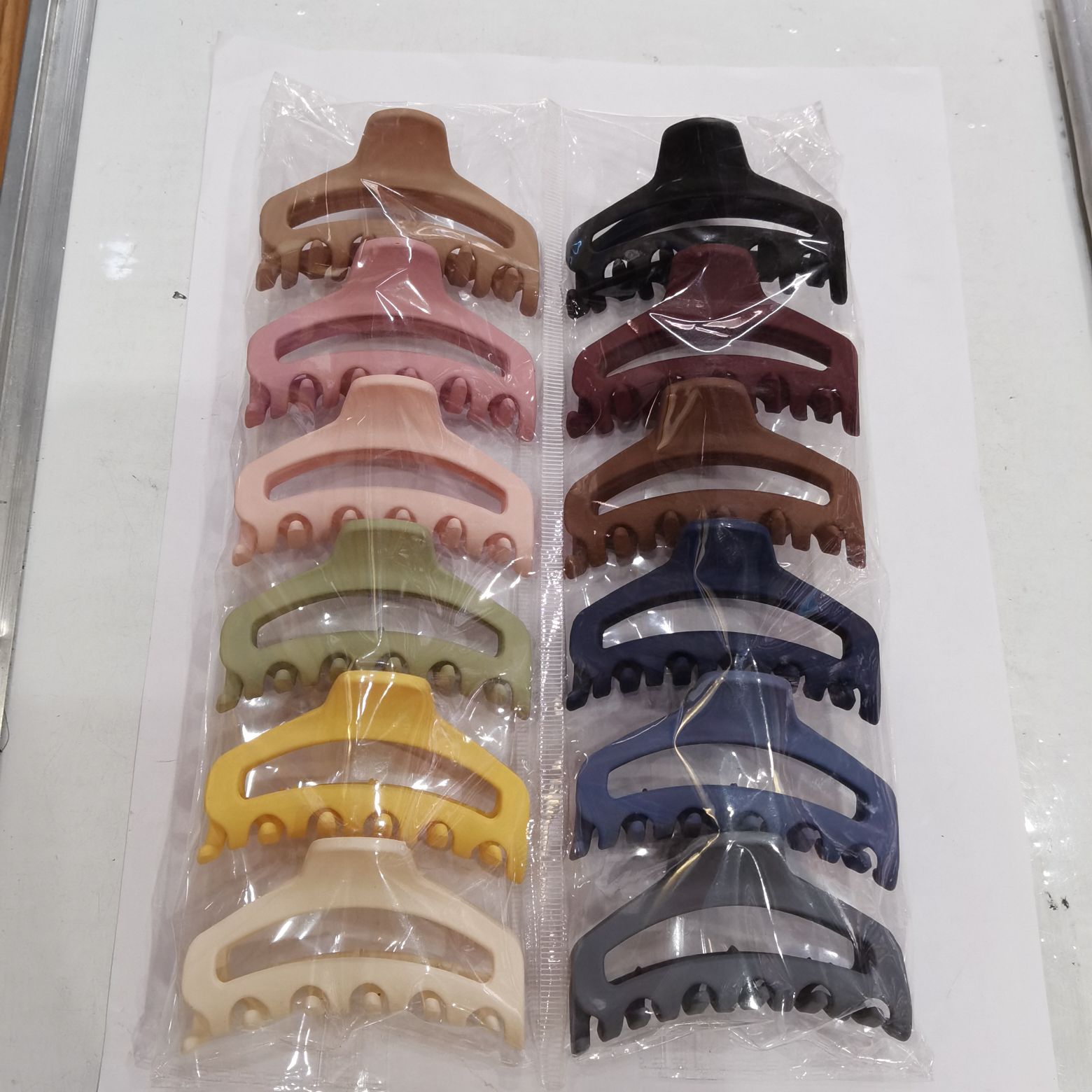 Haishen Accessories, a popular and trendy Korean style fashion classic for ladies, 7 cm Korean style candy eraser, in a trendy red color Application Scenario