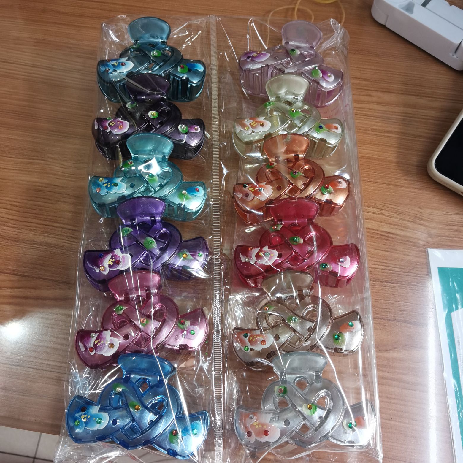 Haishen jewelry, a popular and trendy Korean style, is a classic and fashionable Korean style with transparent pearlescent prints and dot diamonds in 6 colors