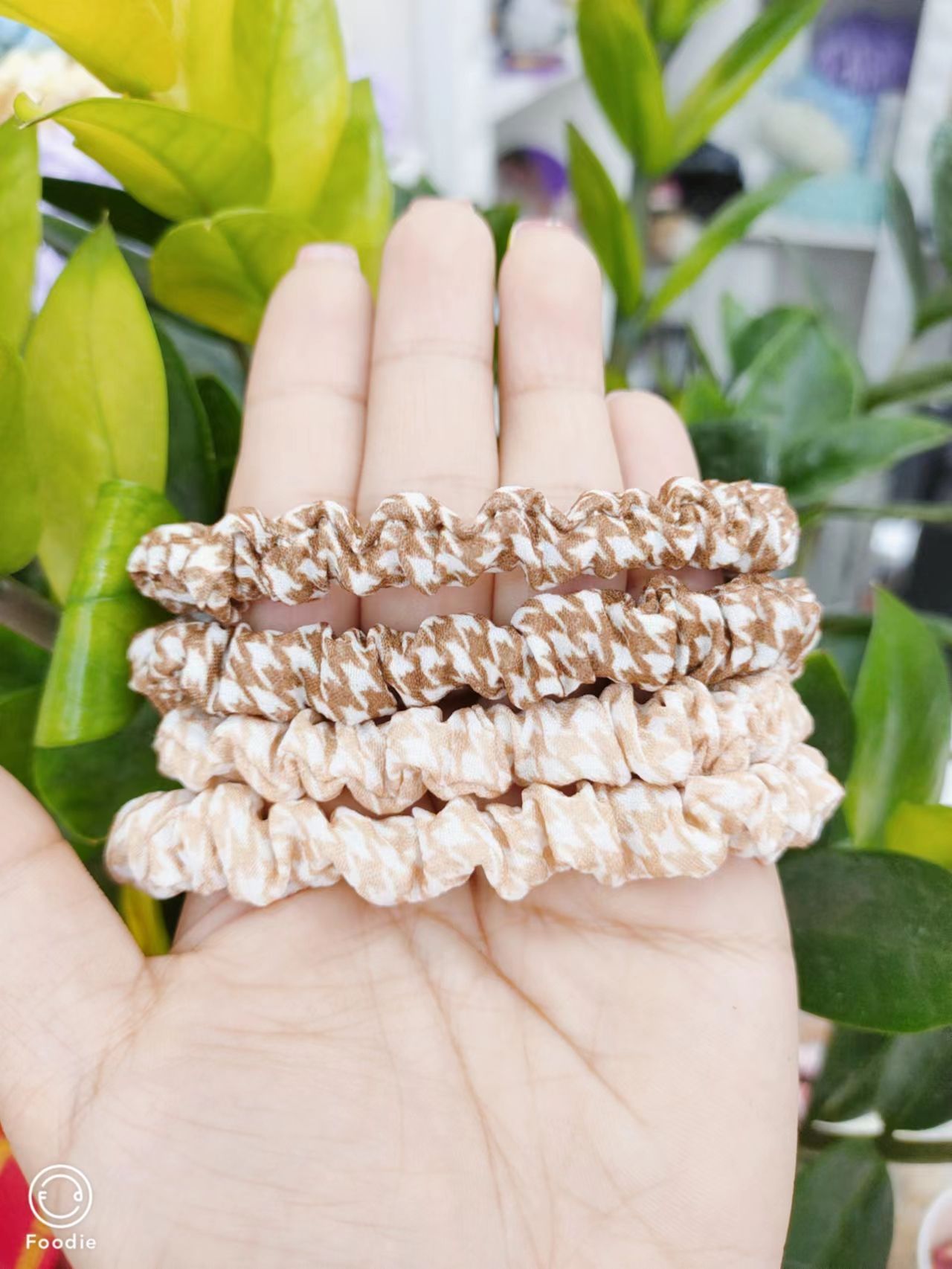 Small intestine Ring 23 Cross-border hot sale 60-color solid color bright color Ding Pig Large Intestine Ring Hair ring Elastic Hair ring factory direct supply detail image 3