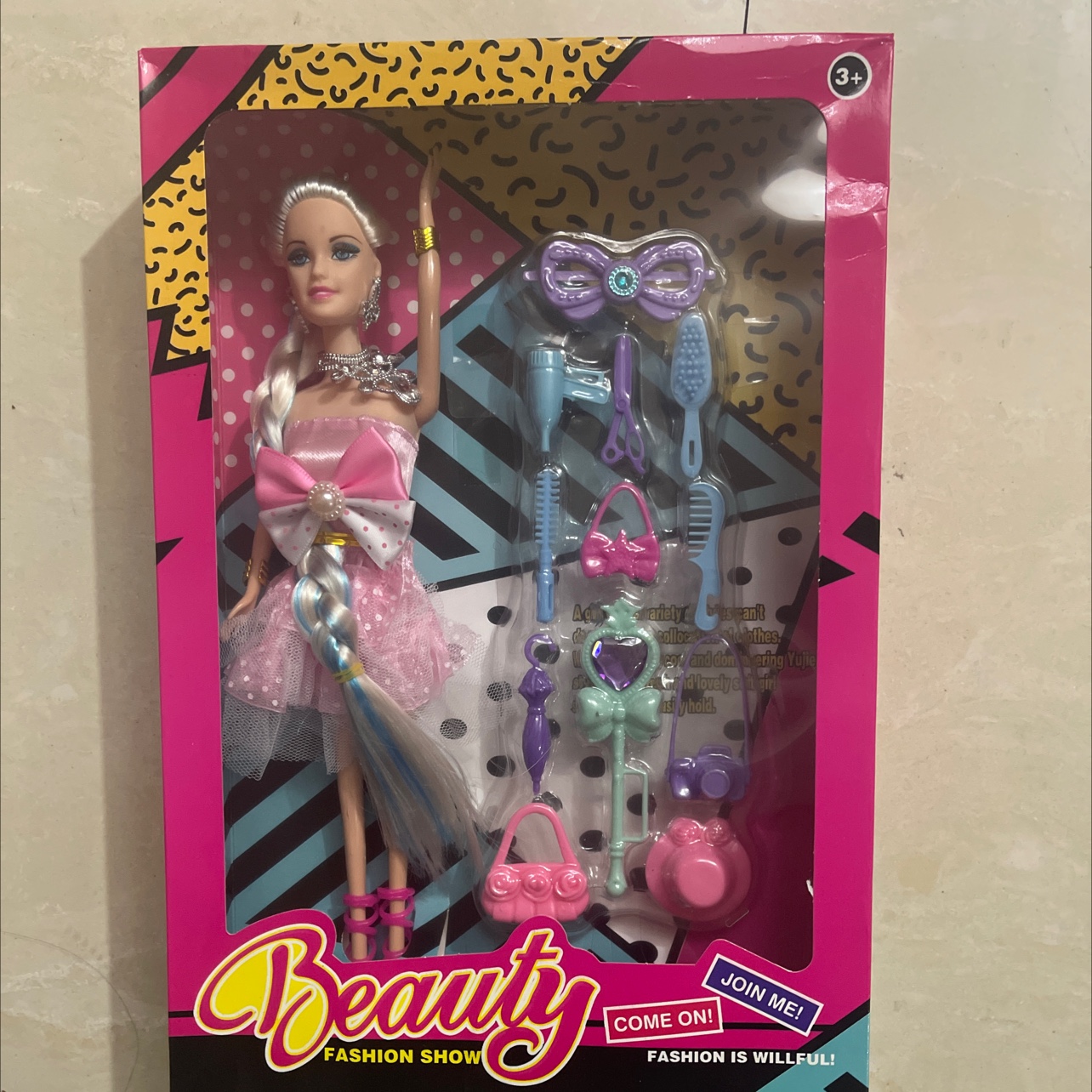 2022-35 New doll set with accessories. The dolls are solid and the hair is randomly selected. Doll mix styles, random color mixing. Keep your hands solid. Welcome both new and old customers to make your purchase