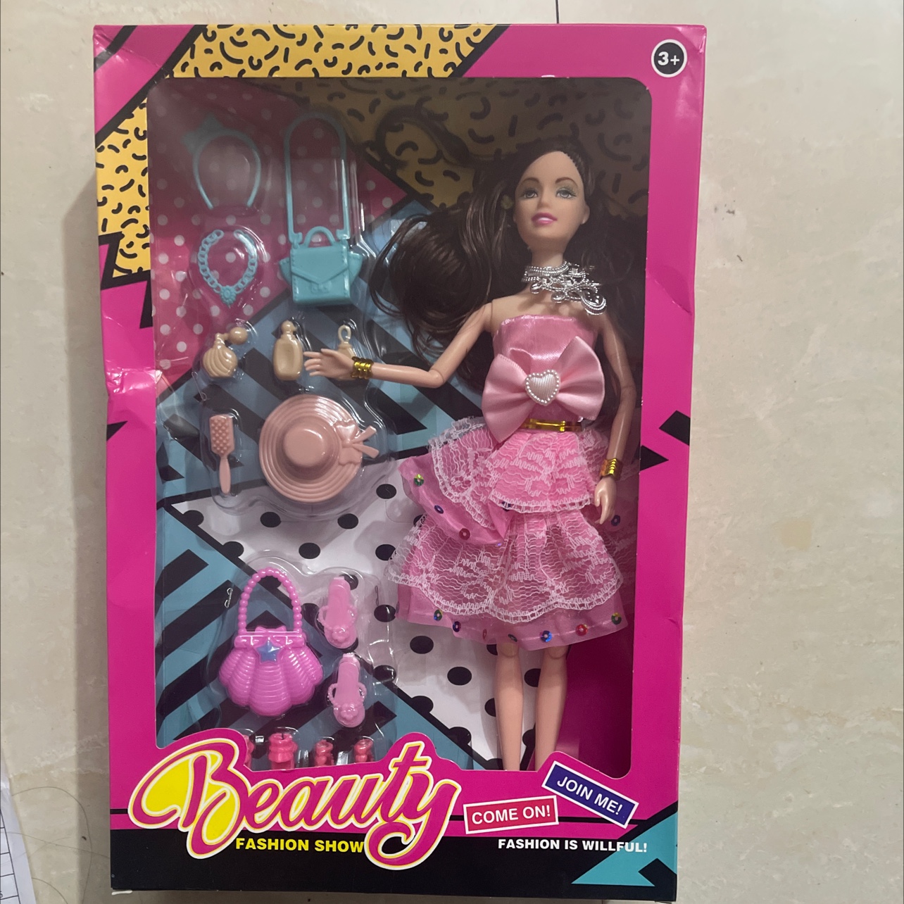 2022-35 New doll set with accessories, solid dolls, hand joint dolls. The hair is random. Doll mix style, random. Welcome both new and old customers to make your purchase