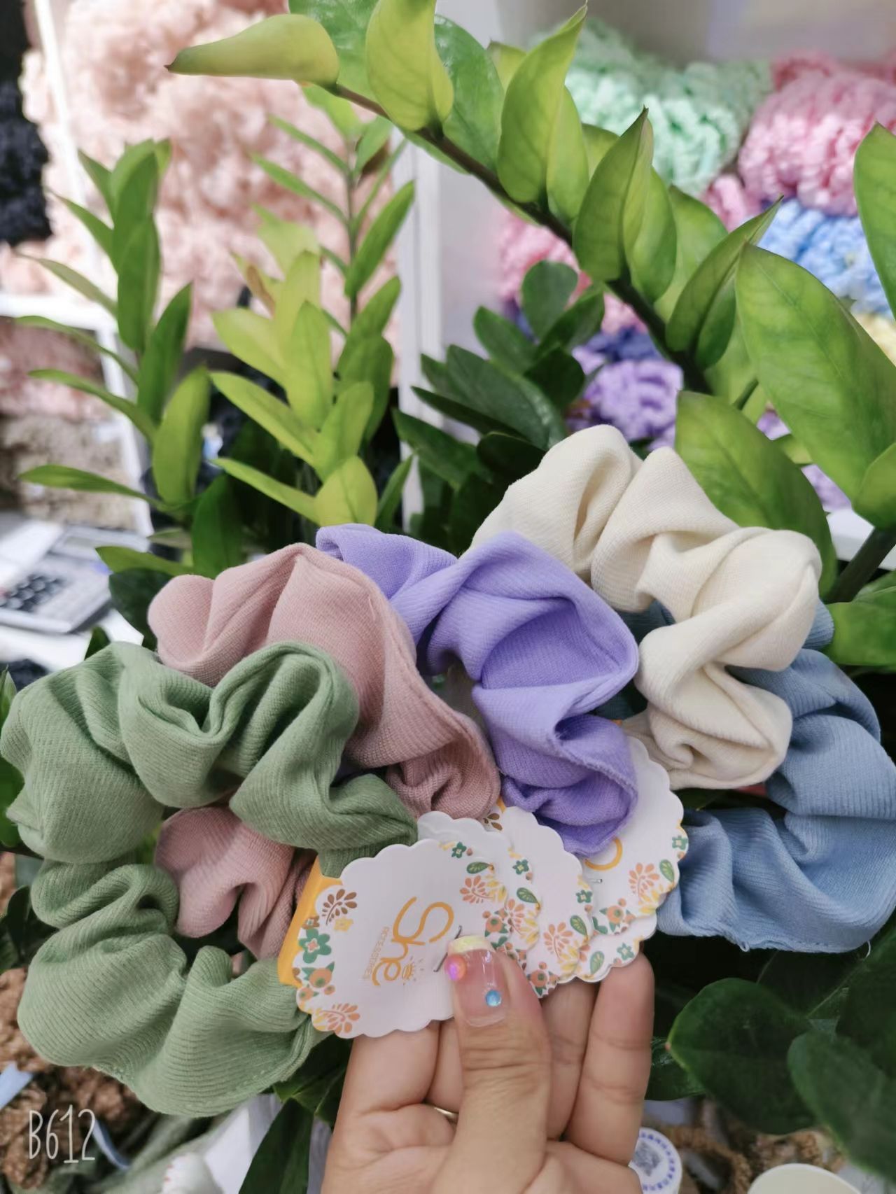 21 Large Intestine Rings are selling well across borders. 60-color solid color, bright color, Ding Pig large intestine rings, hair rings, elastic hair rings, direct supply from the manufacturer