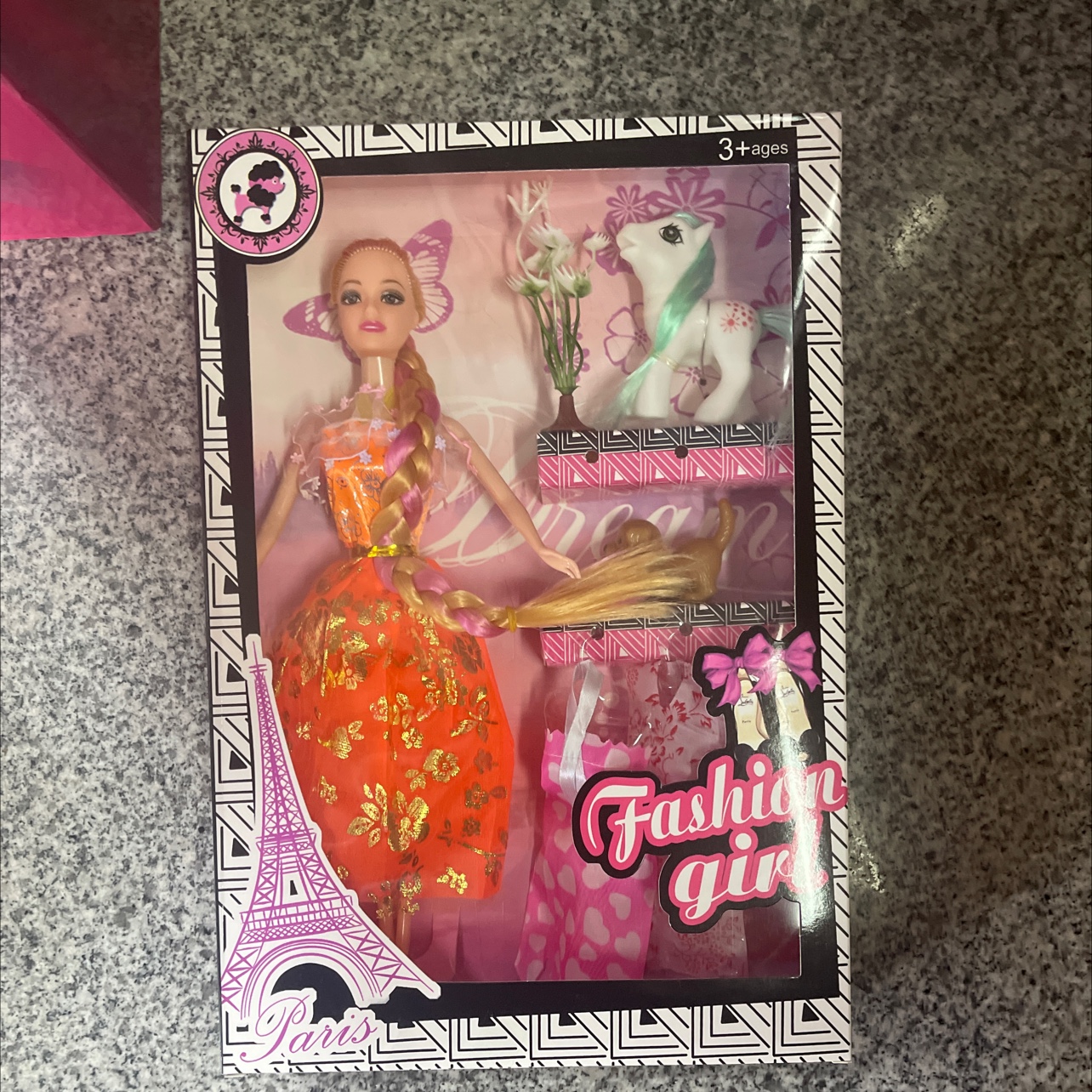 2022-41 New doll set with accessories. The dolls are solid and come with accessory toys. The hair is random. Doll mix style, random. Welcome both new and old customers to make your purchase