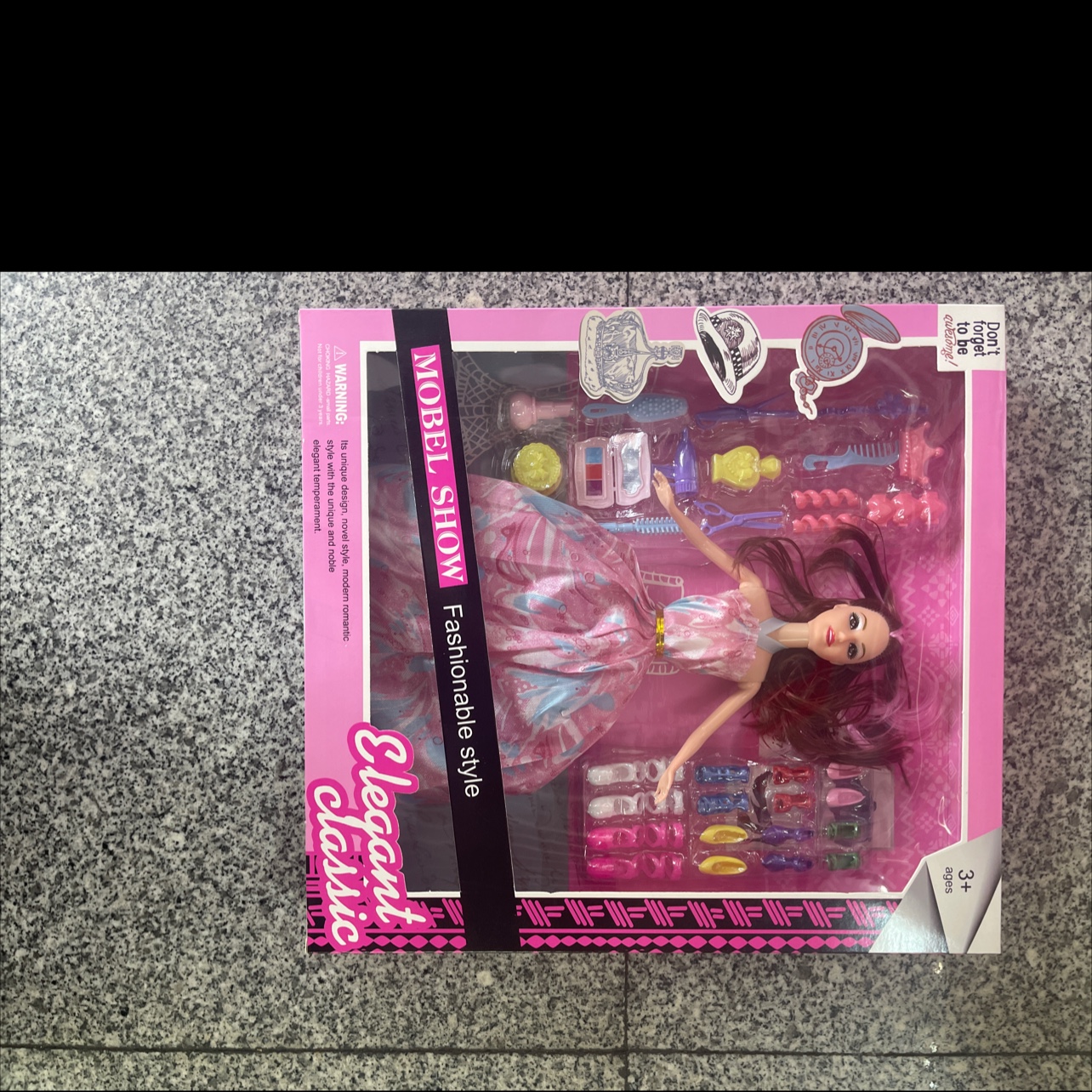 New 2022-42 doll set with accessories. The dolls are solid and the hair is random. Doll mix style, random. Welcome both new and old customers to make your purchase