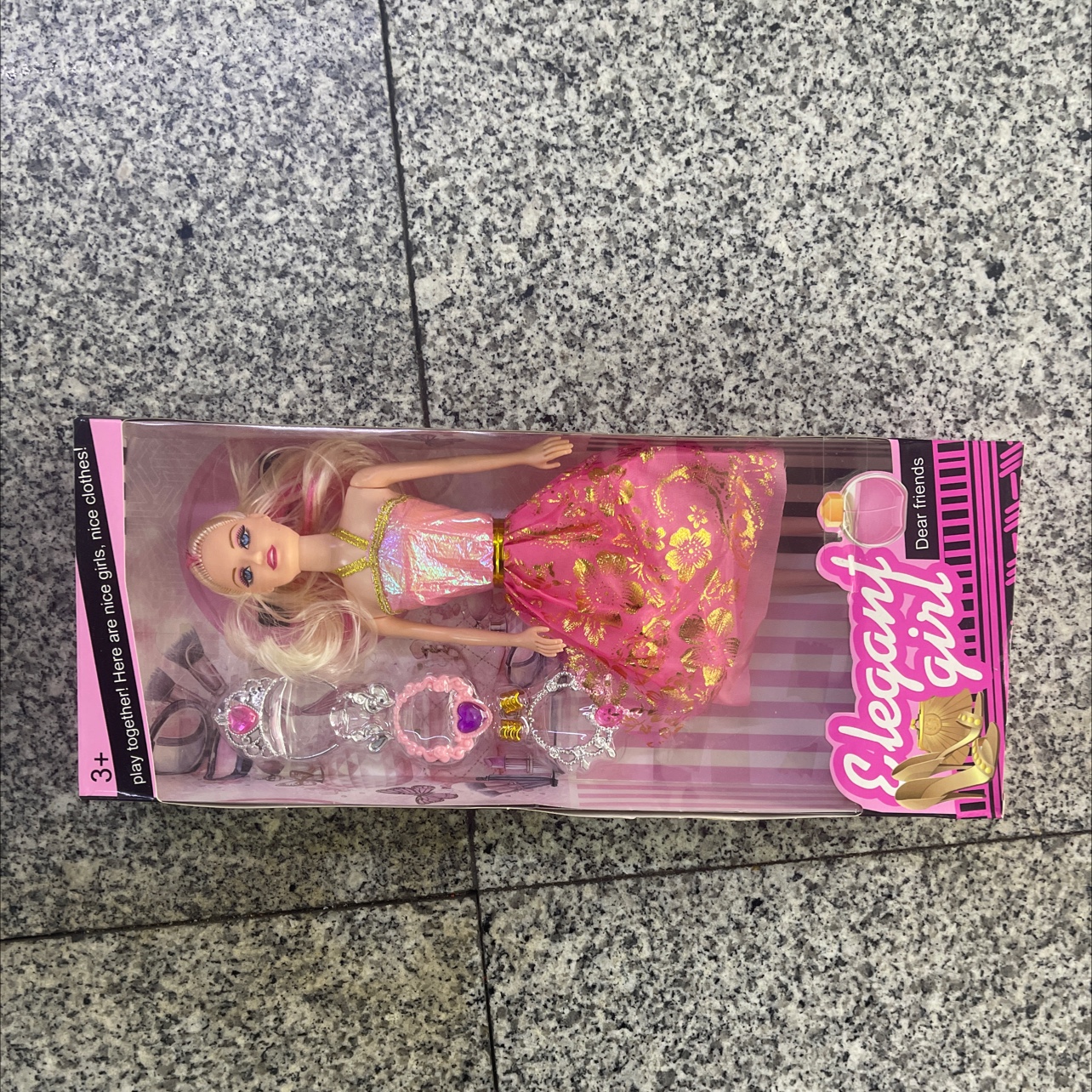 Doll set with accessories. The doll is solid and the hair is random. Doll mix style, random. Welcome both new and old customers to make your purchase Specification image