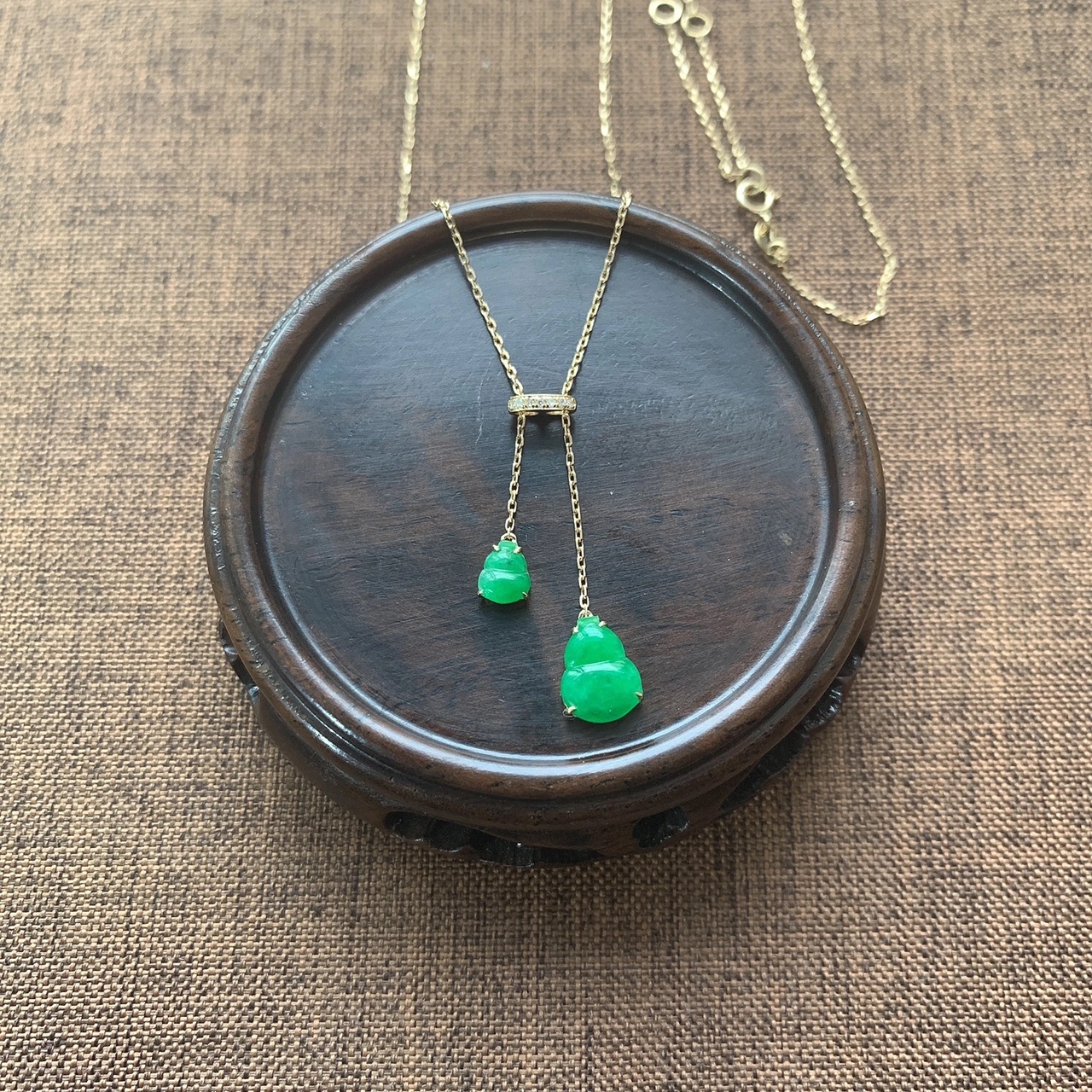 【 Oriental Jade 】 Natural jadeite jade A-grade K gold small gourd pendant Jade pendant jadeite neck decoration Specification image