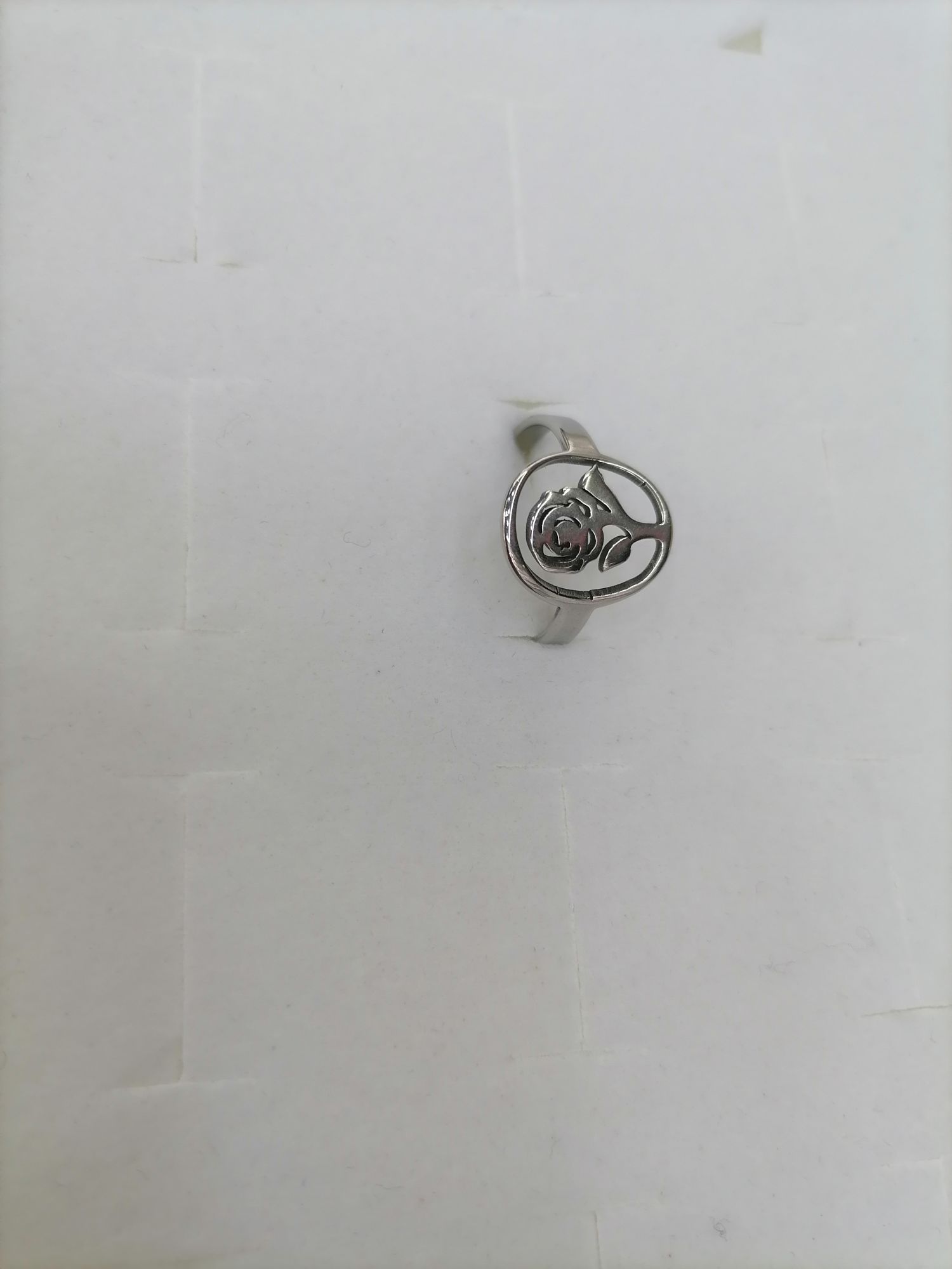 Titanium steel color rose hollowed-out ring, Red Star Jewelry 08-012 details Picture
