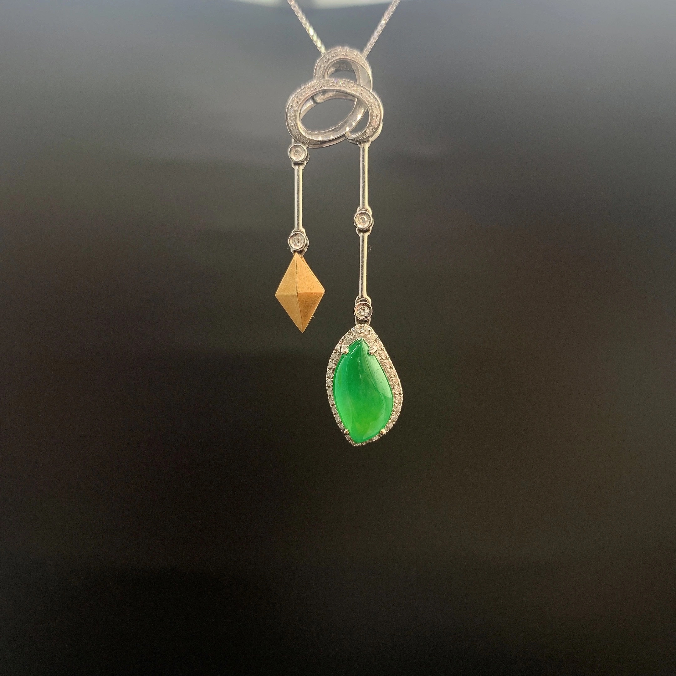【 Oriental Jade 】 Natural Burmese jadeite Ice Sun Green K gold pendant, jadeite necklace, jade jewelry Specification image