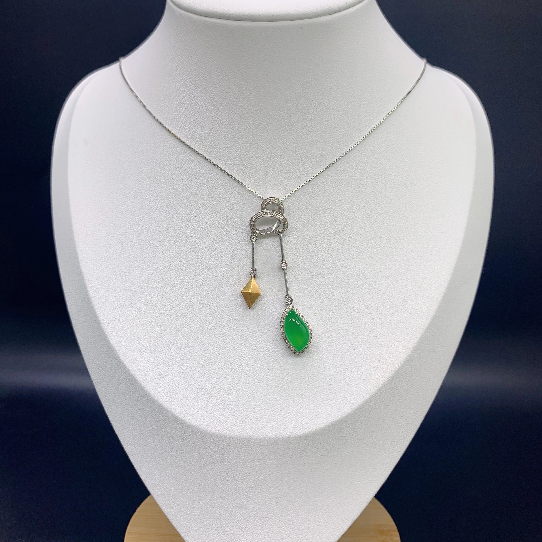 【 Oriental Jade 】 Natural Burmese jadeite Ice Sun Green K gold pendant, jadeite necklace, jade jewelry