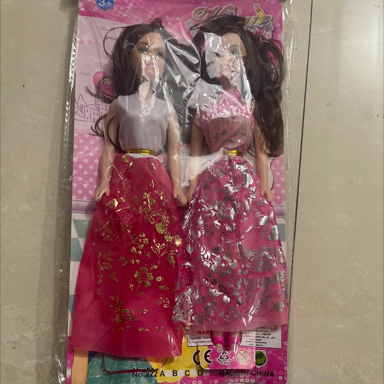 The 2022-37 new doll set features hollow dolls. Bagged products are selling well. The hair is random. Doll mix style, random. Welcome both new and old customers to make your purchase