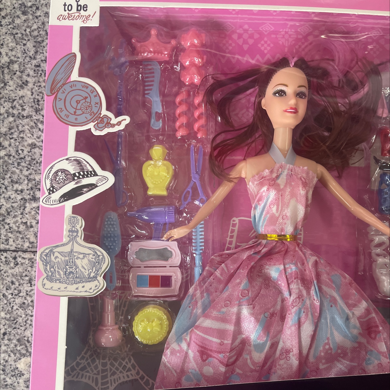 New 2022-42 doll set with accessories. The dolls are solid and the hair is random. Doll mix style, random. Welcome both new and old customers to make your purchase Application Scenario