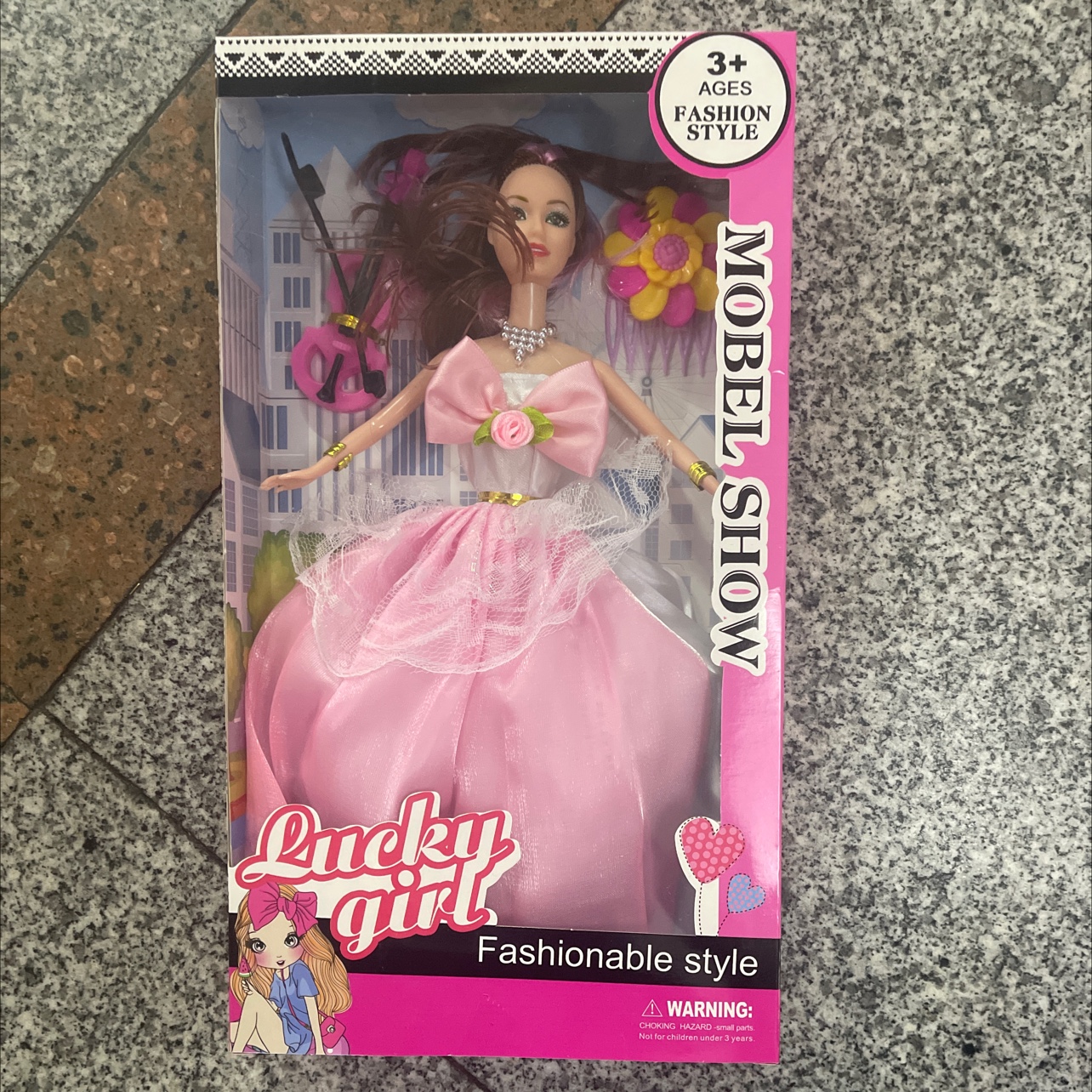 C New doll set with accessories. The dolls are solid and the hair is randomly selected. Doll mix style, random. Welcome both new and old customers to make your purchase