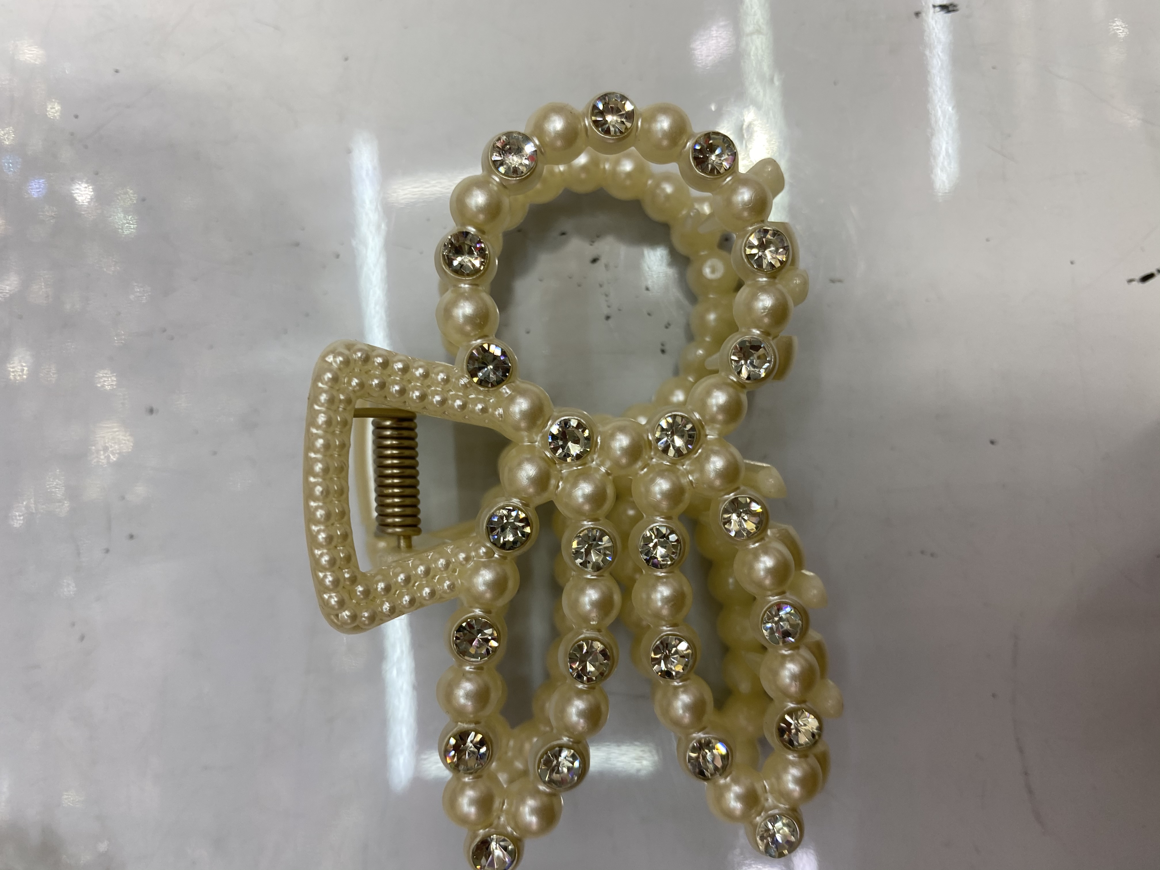 网红爆款/镶钻抓夹/珍珠抓夹白底实物图