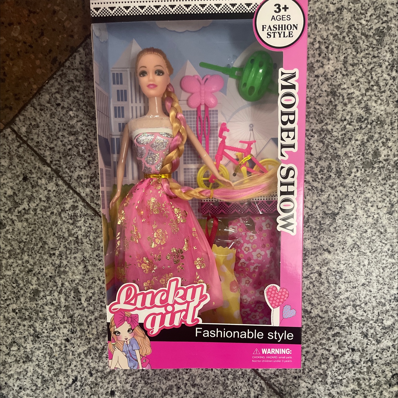 A new doll set with accessories. The dolls are solid and the hair is randomly selected. Doll mix style, random. Welcome both new and old customers to make your purchase