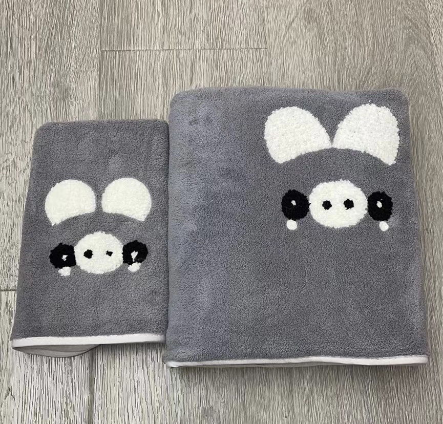 New coral fleece dry hair towel and bath towel set with animal cartoon two-piece design. Soft for bathing, washing face and hair, absorbs water without shedding, dries sweat and dries quickly Specification image