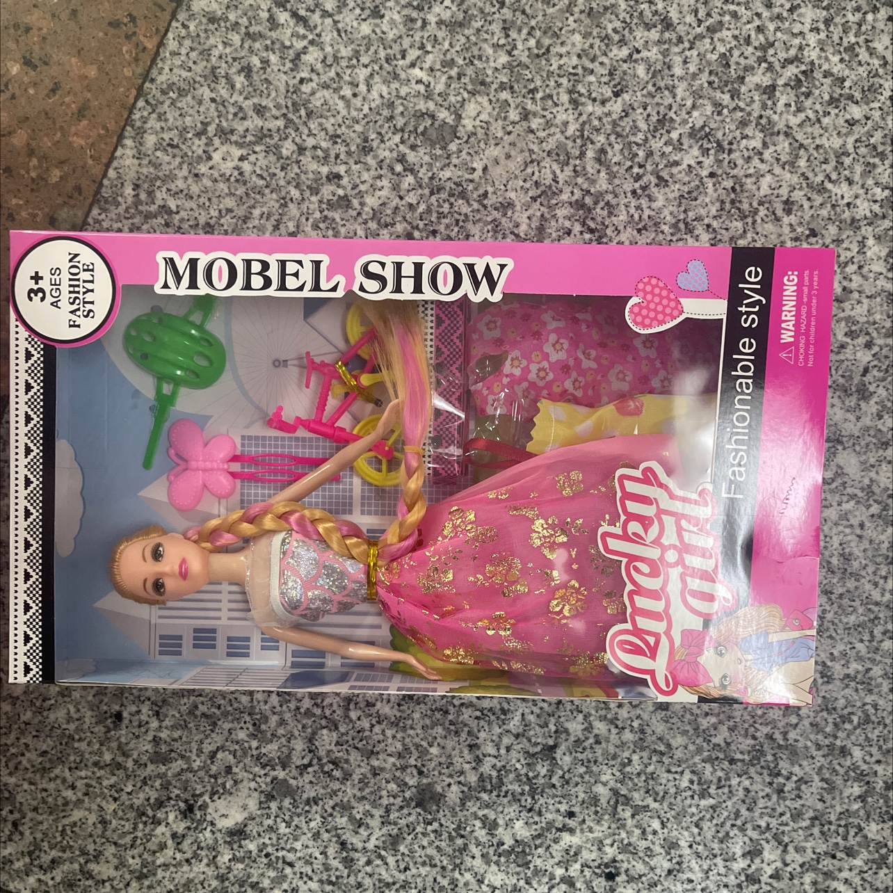 A new doll set with accessories. The dolls are solid and the hair is randomly selected. Doll mix style, random. Welcome both new and old customers to make your purchase Application Scenario