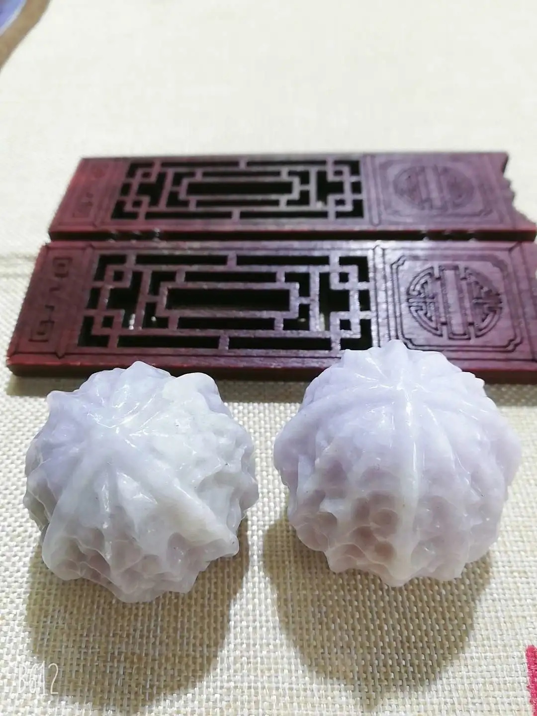 【 Oriental Jade 】 Natural jadeite, jade and walnut handball grip