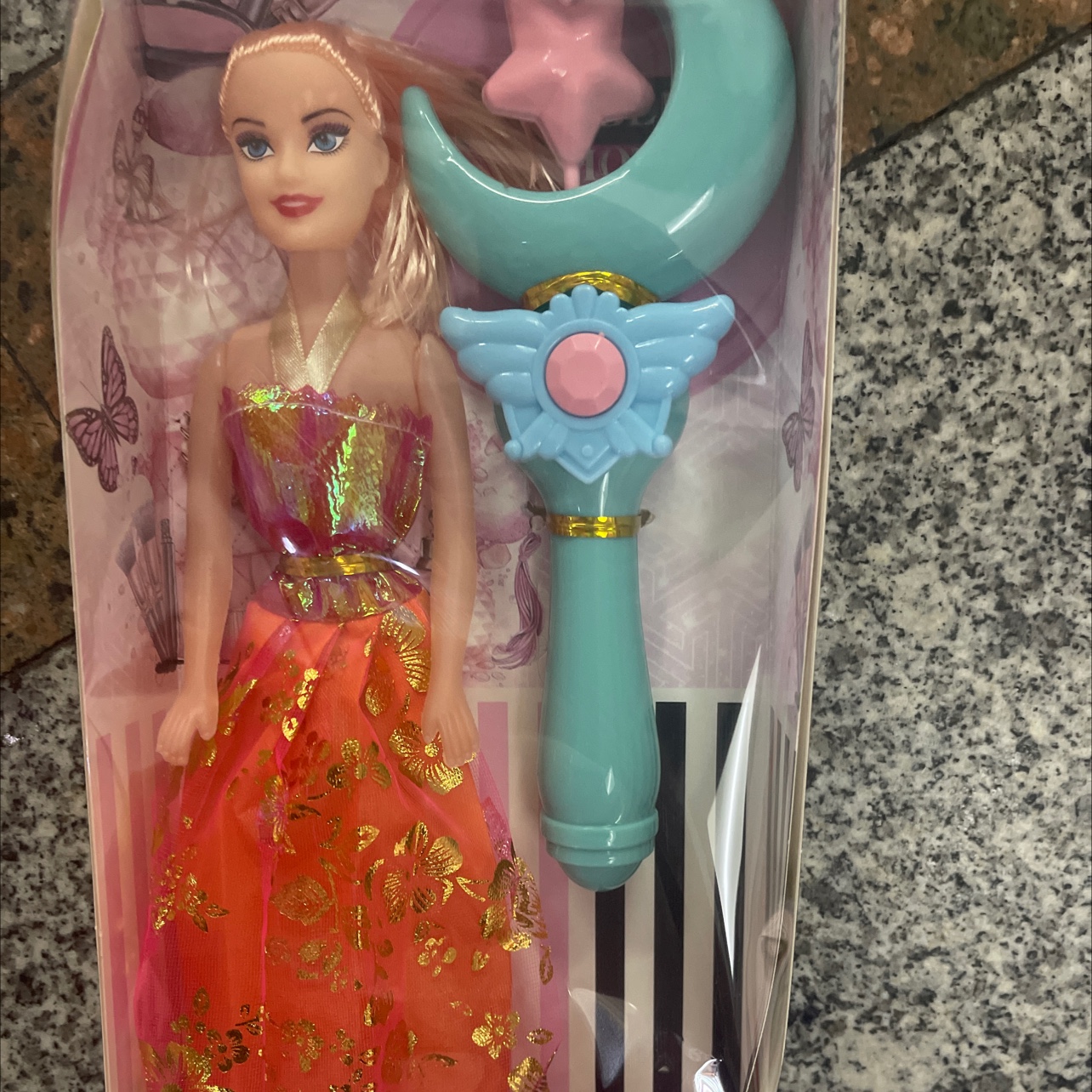 The latest product is the 2022-50 new style doll set with accessories. Hair is randomly selected. Doll mix style, random. Welcome both new and old customers to make your purchase details Picture