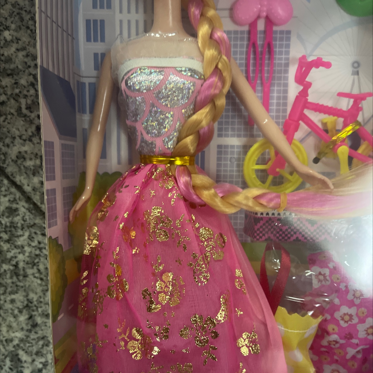 A new doll set with accessories. The dolls are solid and the hair is randomly selected. Doll mix style, random. Welcome both new and old customers to make your purchase Specification image