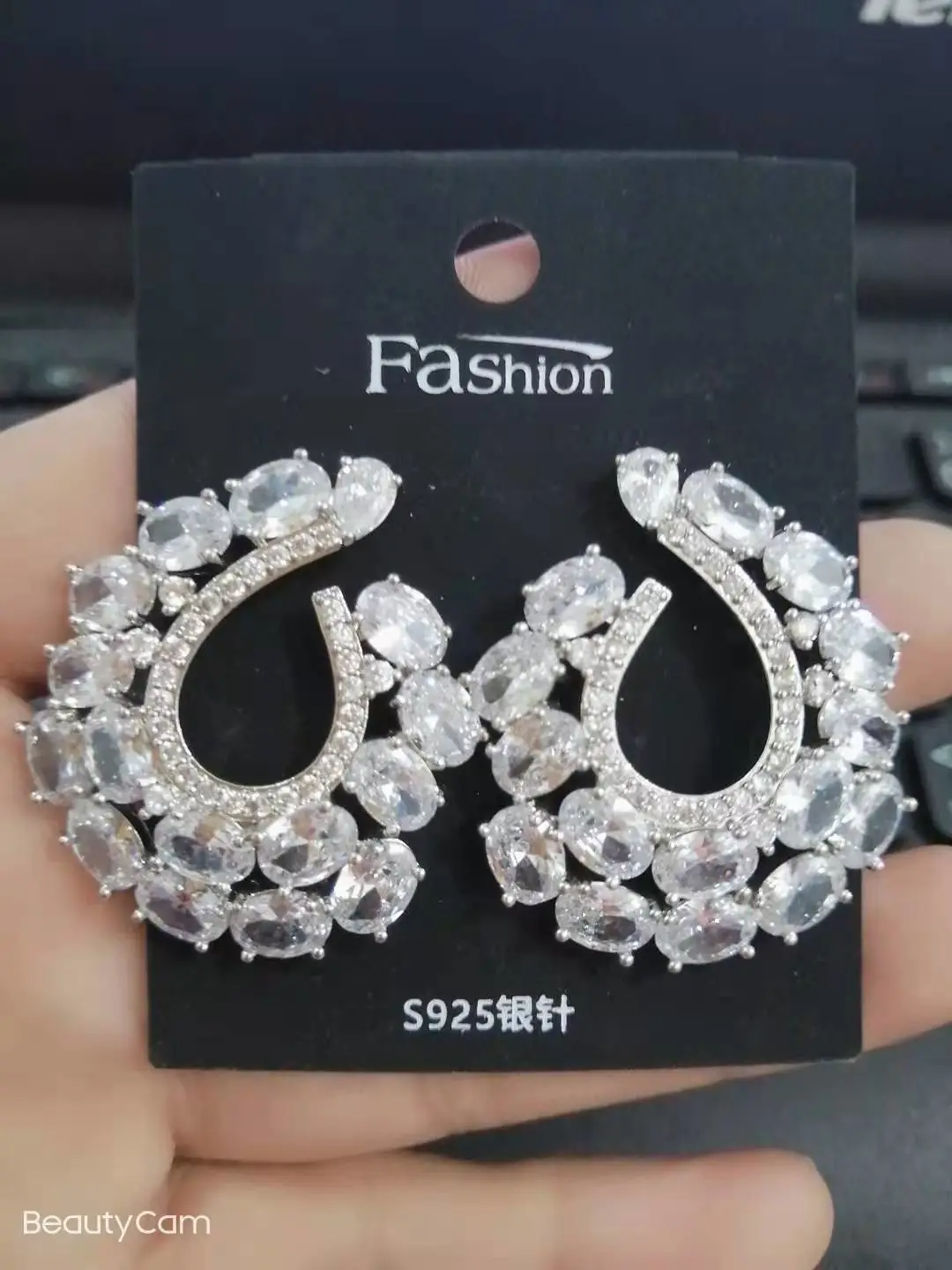 European and American fashion bigwigs' cross-border accessories, trendy element earrings, retro and fashionable earrings for women detail image 4