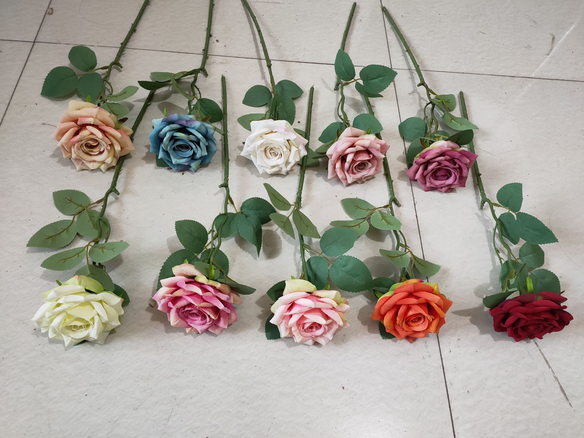 A single rose with a realistic touch Specification image