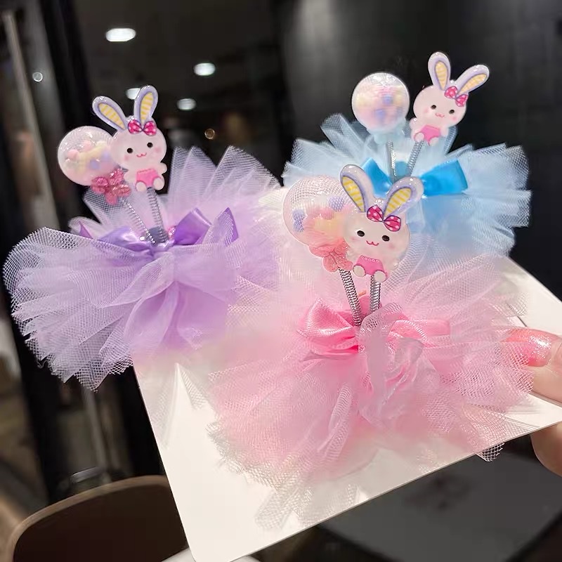 Korean fashion trend casual tops and Korean-style hair clips in 2022 details Picture