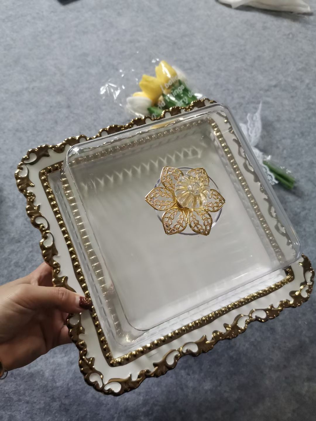 Yongsheng embossed lace covered electroplated Cake Plate YT11 Item Picture