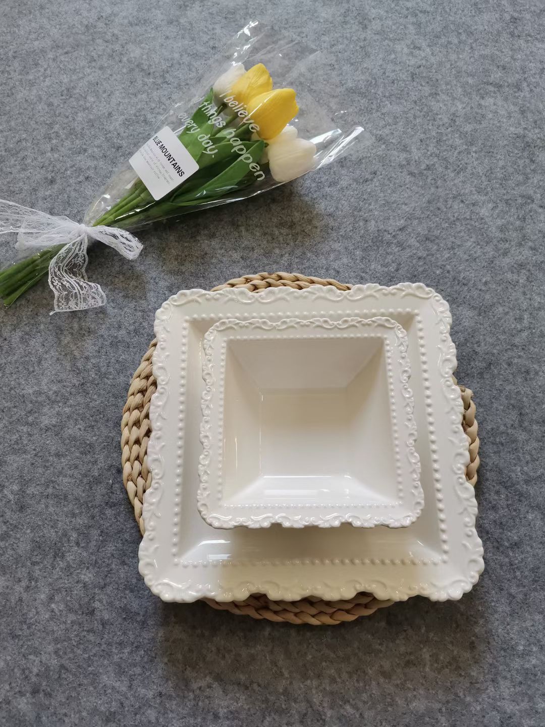 Yongsheng embossed lace simple style white porcelain dinner plate