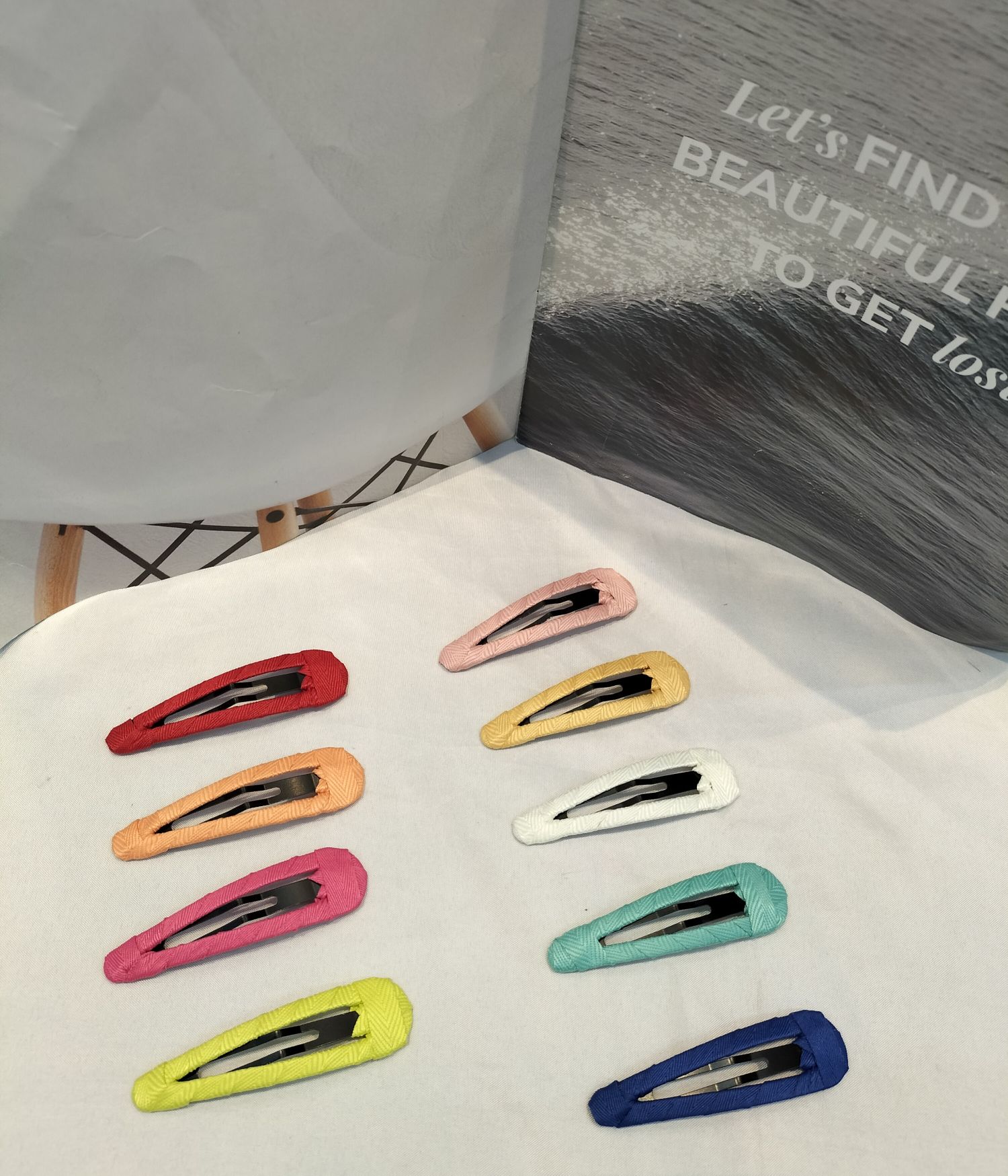 Korean version monochrome clip