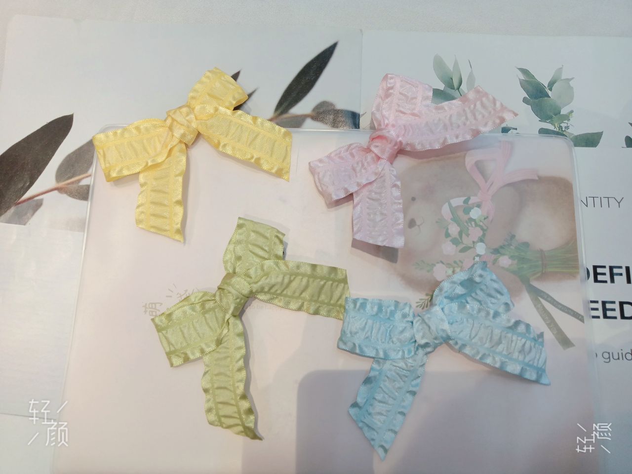 Macaron-colored clips