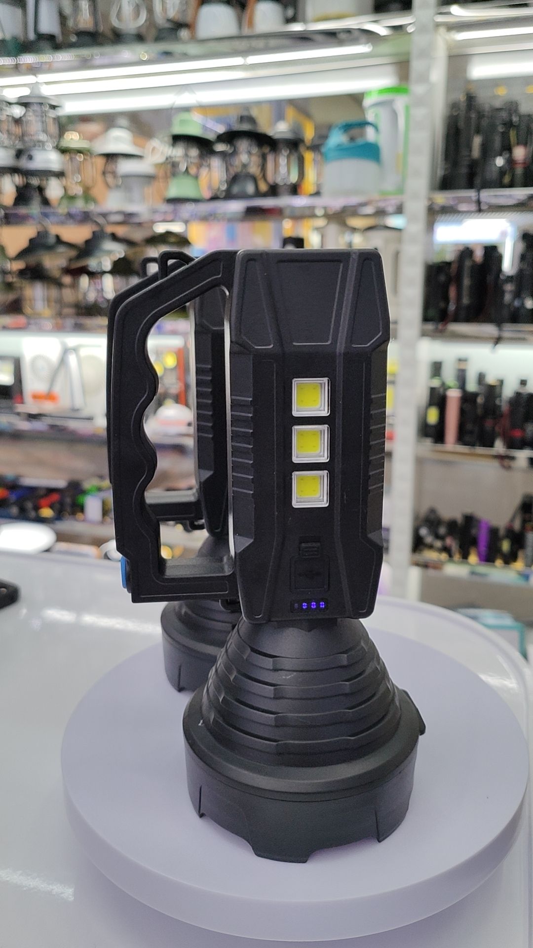 Portable new energy flashlight detail image 4