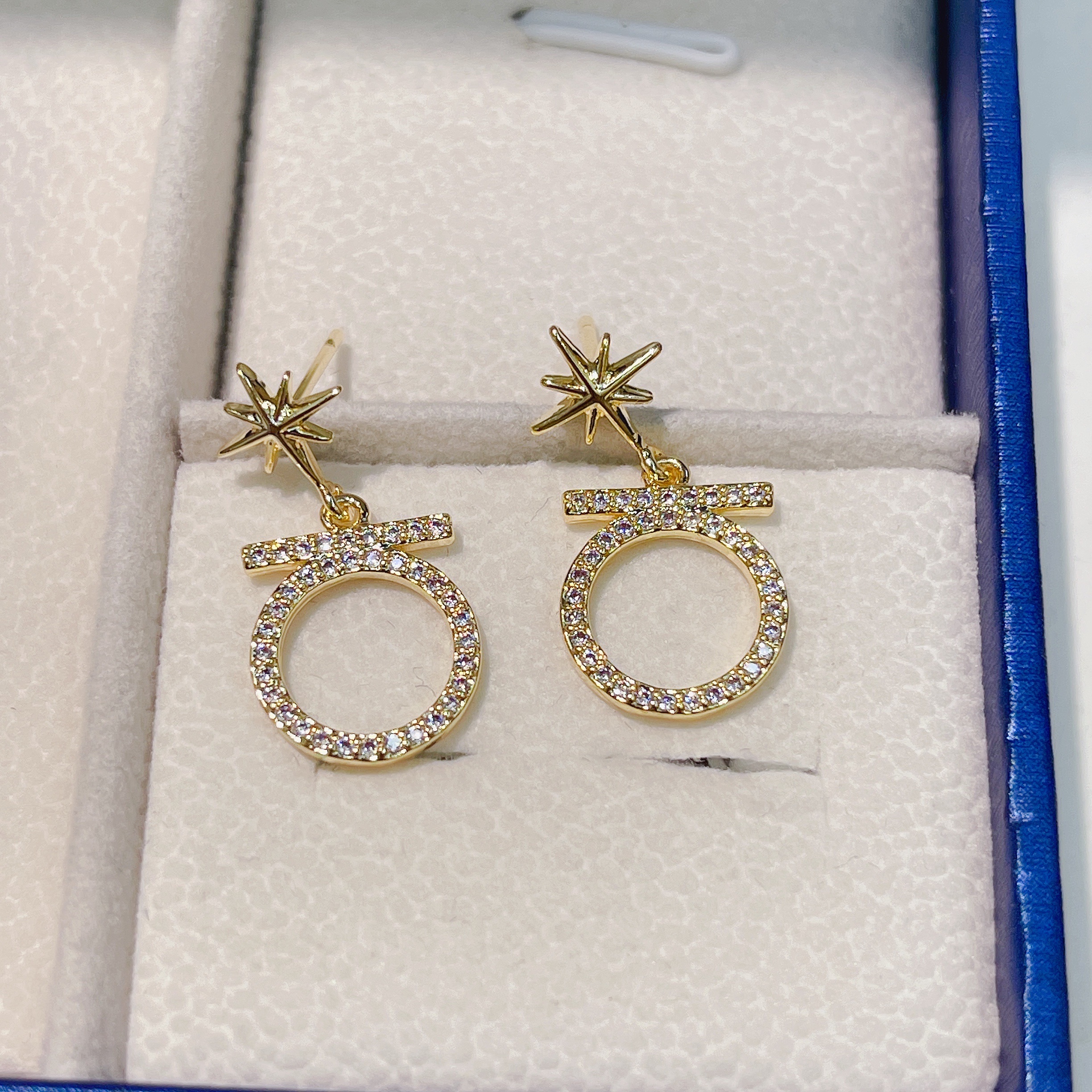 Copper-plated real gold stud earrings, butterfly kitten crown Specification image