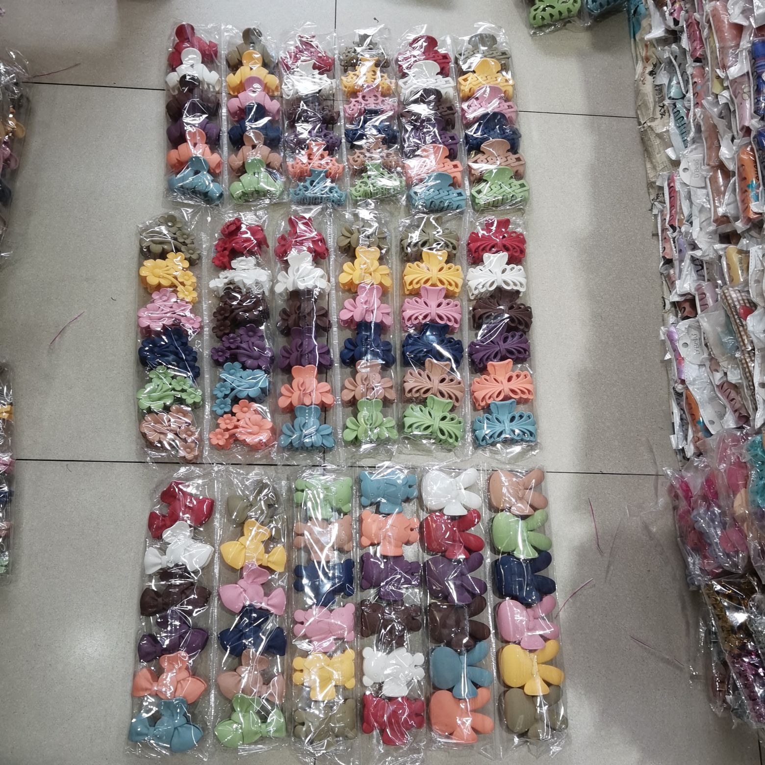 Haishen Accessories, a popular and trendy Korean-style fashion classic, trendy ladies' candy, rubber, matte effect, colorful gripper, plastic hair clip Specification image