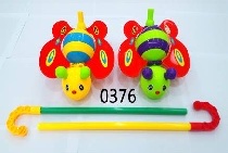Children learning to walk, hand pushing airplane toys, wheel pushing AIDS, pushing fun, single pole learning to walk with a bell, tongue sticking out 0376 Item Picture
