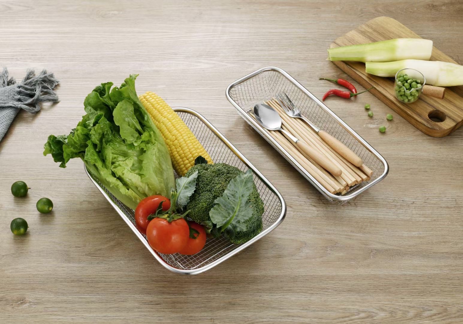 Stainless steel vegetable washing basin, draining basket, square leaky vegetable basket, kitchen vegetable washing basin, net basket, fruit basket, fruit plate draining basin Specification image