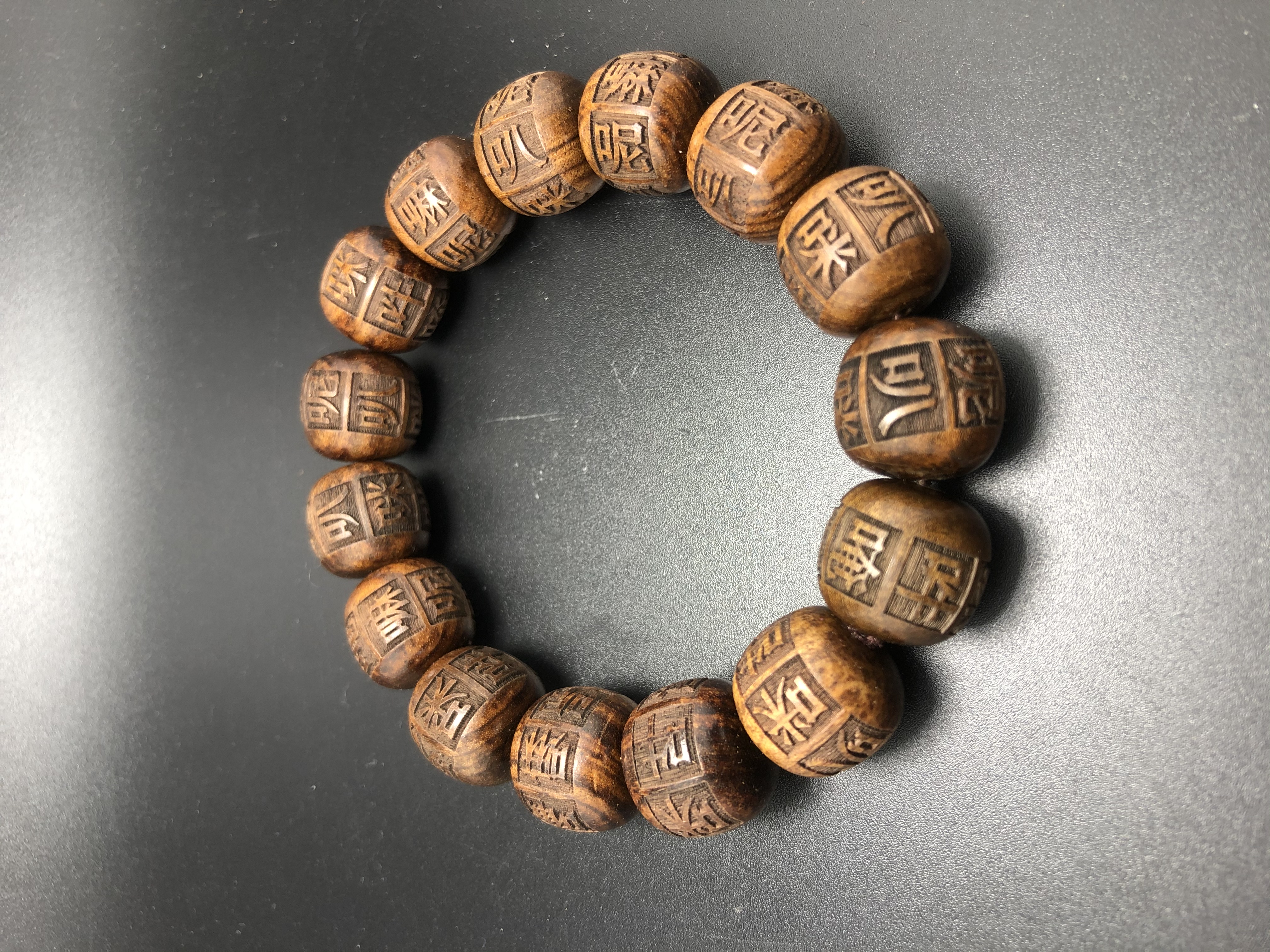 Rosewood fully carved six-character mantra bucket beads 1.5 cultural play Buddhist beads: Store 8091, Zone D, 3rd Floor, Phase I of Yiwu International Trade City Specification image
