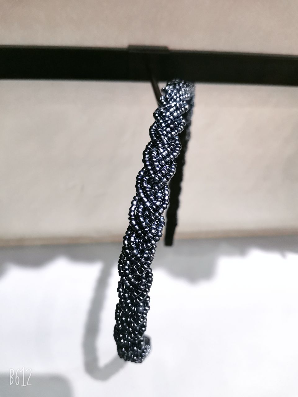 Korean version iron rod crystal hair band, the same style as the popular twisted hair clip, anti-slip hand-beaded hair accessory for adults and children detail image 2