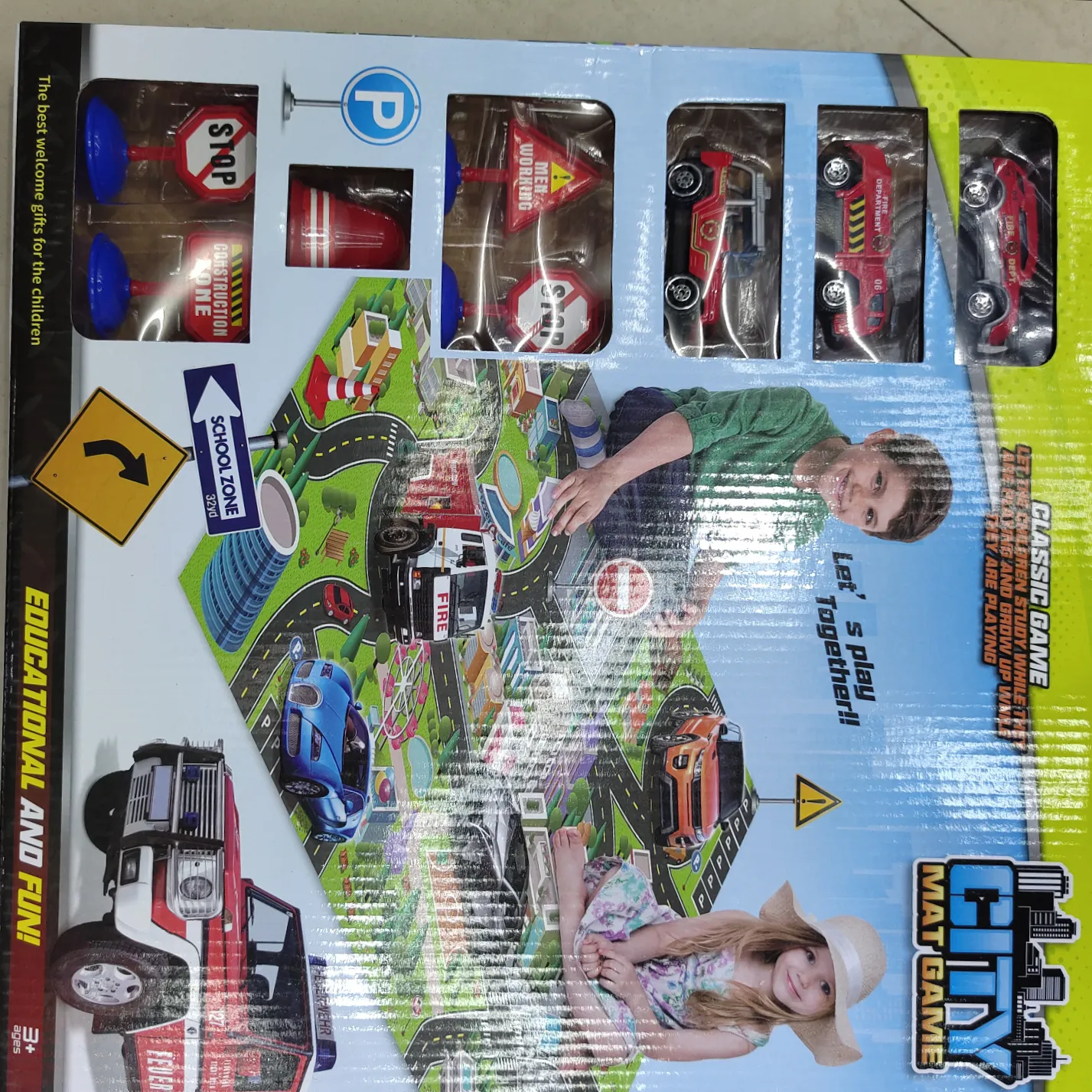 The boxed carpet flying chess, in combination with the high-end children's educational toy Golden Car, can be used as a picnic mat Specification image