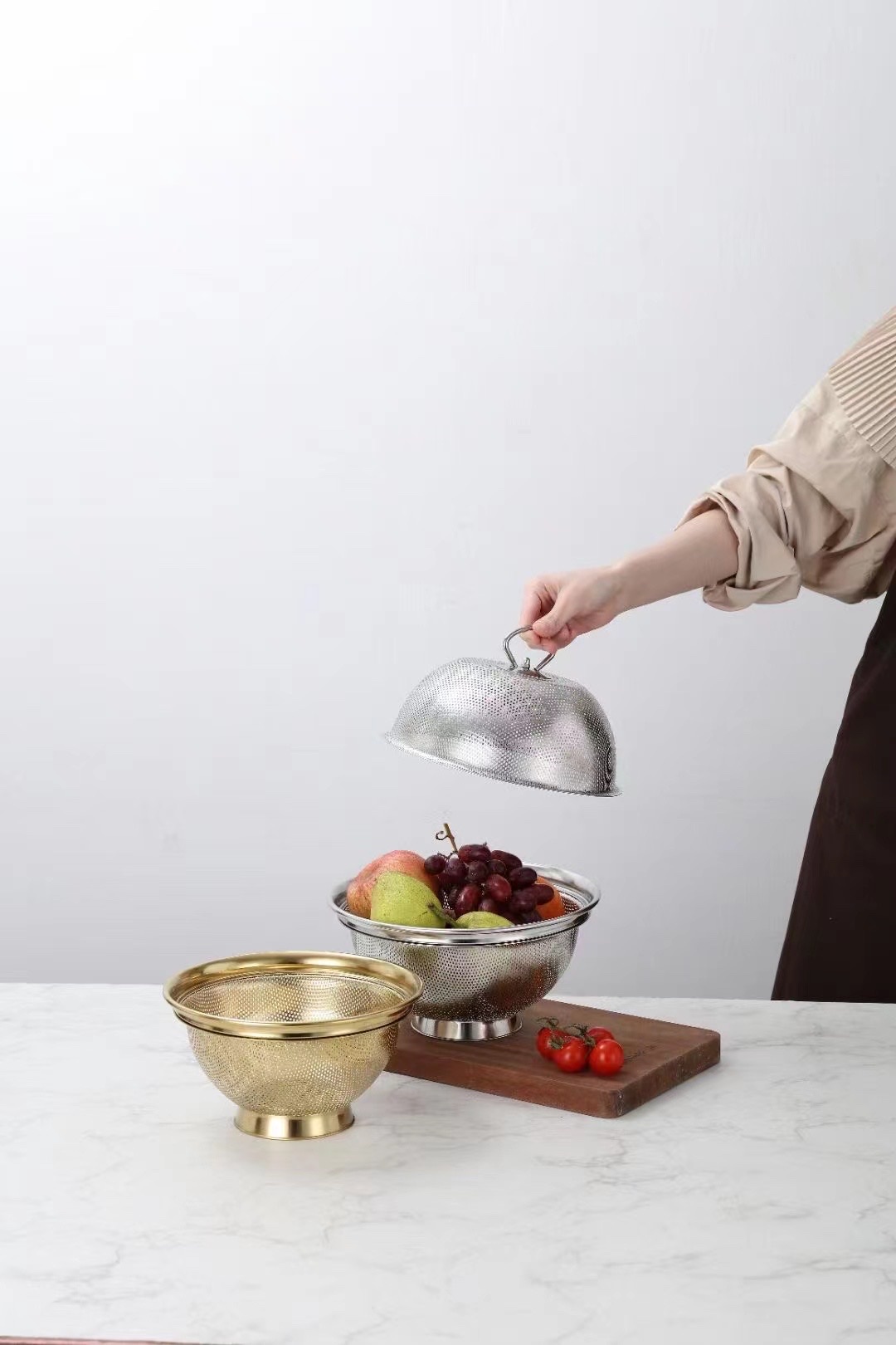 Rice-washing sieve, vegetable basket, draining basin, rice-washing magic tool, home fruit and vegetable washing basket, kitchen rice-washing basin Application Scenario