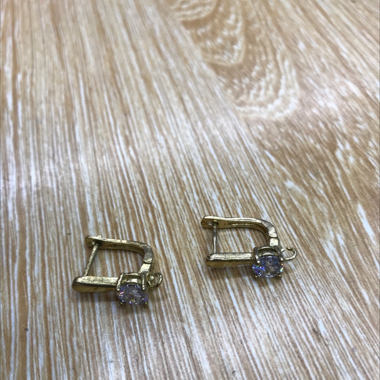 锆石耳扣/爆款配饰/流行饰品产品图