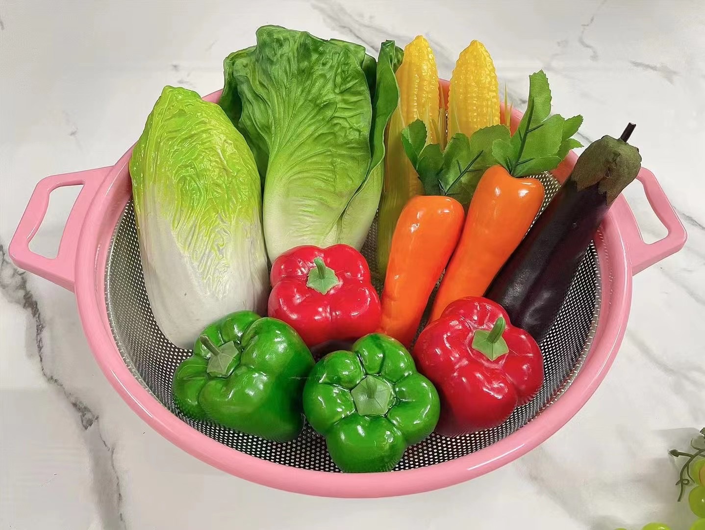 Stainless steel draining basket, vegetable washing basin, leaky basin, household rice-washing basin, rice washing sieve, vegetable washing basket, fruit basket, round, Korean style Application Scenario