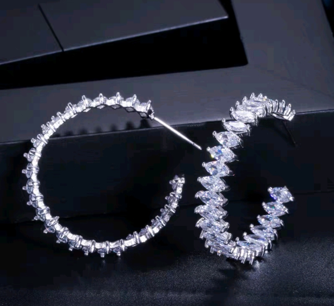 Golden Dream Beauty's light Luxury fashion trend bestseller Zircon Horse Eye Ear Rings EH-23 Specification image